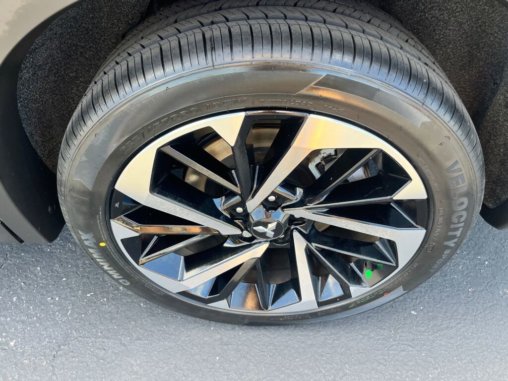 Used 2023 Mitsubishi Outlander SE image 24