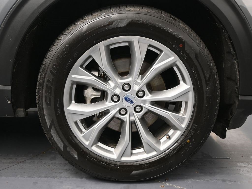 Used 2023 Ford Explorer Limited image 14