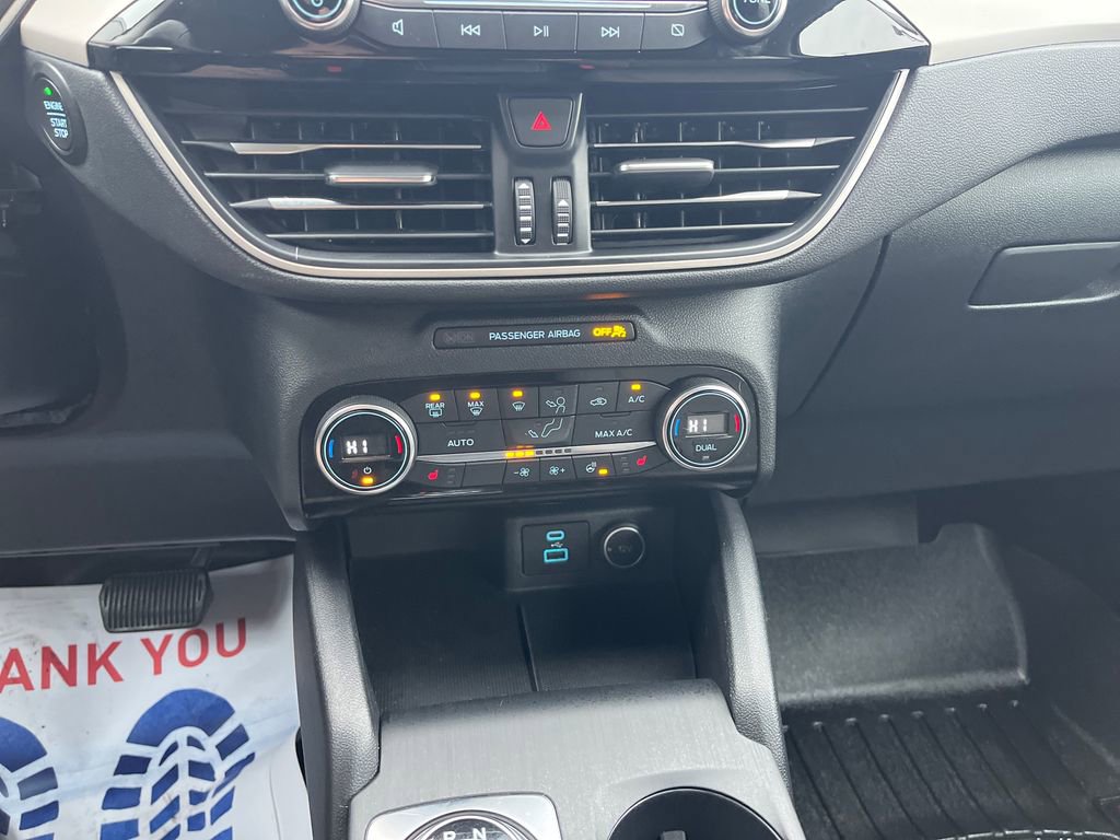 Used 2021 Ford Escape SE w/ SE Sport Appearance Package image 19