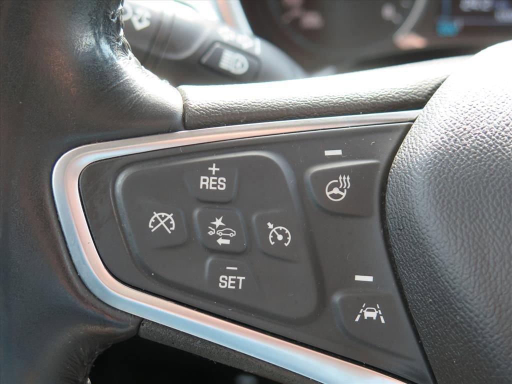 Used 2018 Chevrolet Equinox Premier image 14