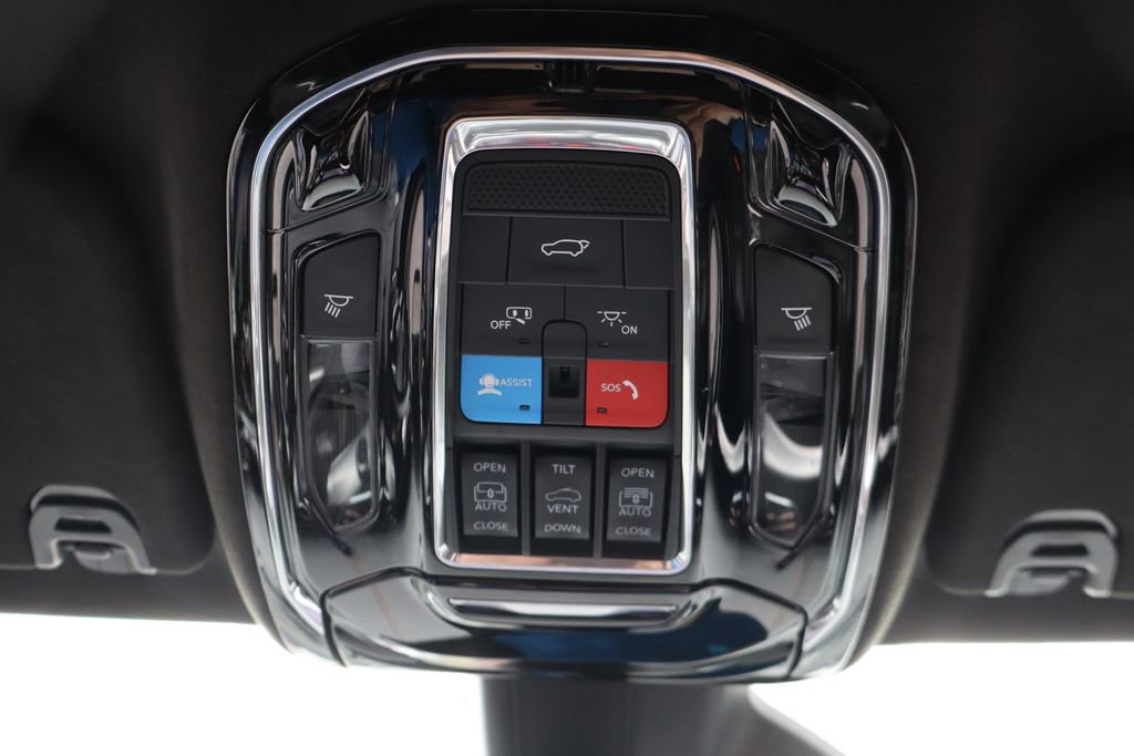 Used 2022 Jeep Grand Wagoneer Series III w/ Rear Seat Video Group 1 AWD/4WD image 27