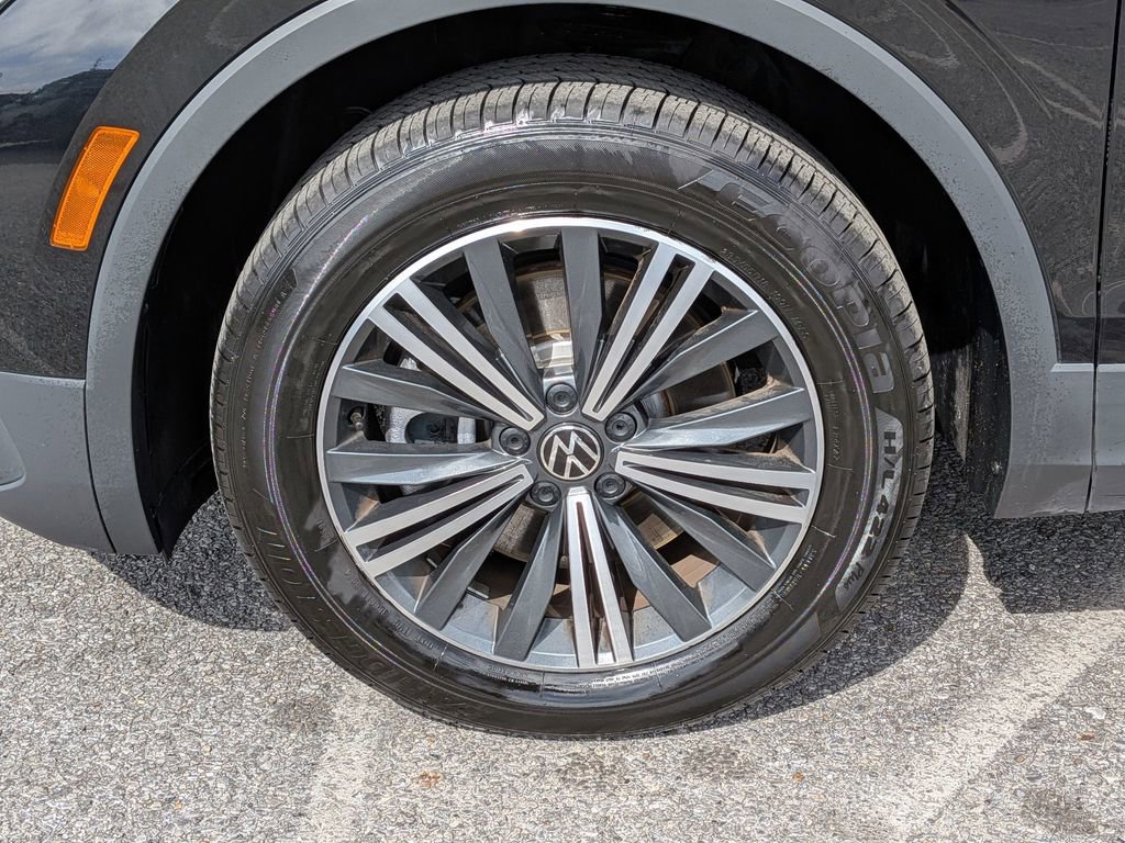 Used 2024 Volkswagen Tiguan Wolfsburg Edition image 11