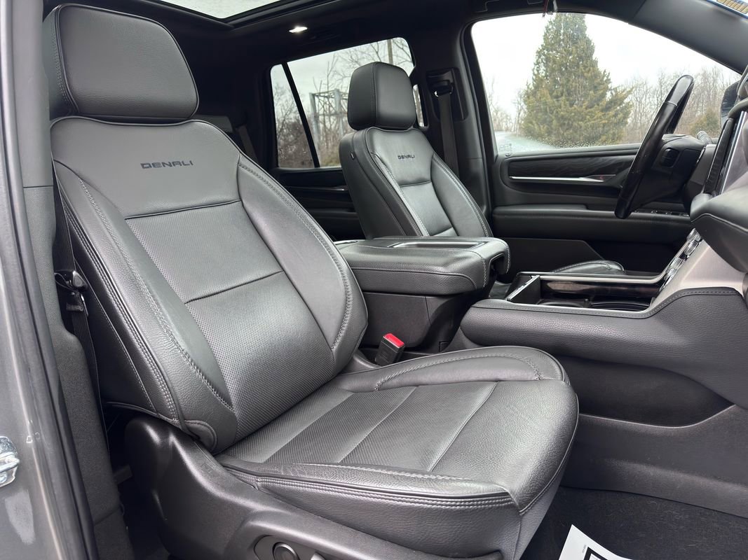 Used 2022 GMC Yukon Denali w/ Denali Premium Package image 37