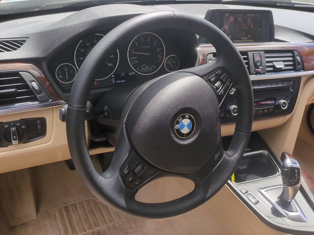 Used 2015 BMW 320i xDrive Sedan AWD/4WD image 14