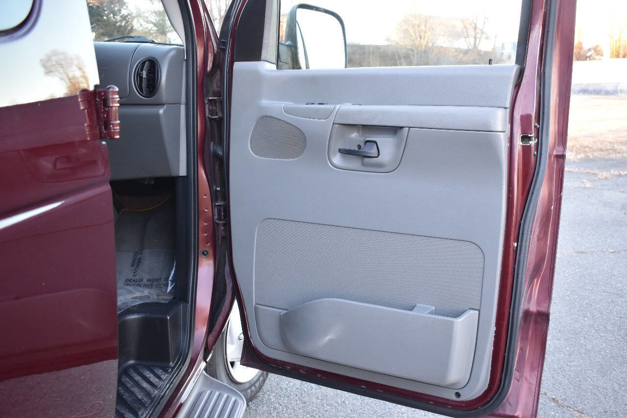 Used 2008 Ford E-350 and Econoline 350 XLT image 9