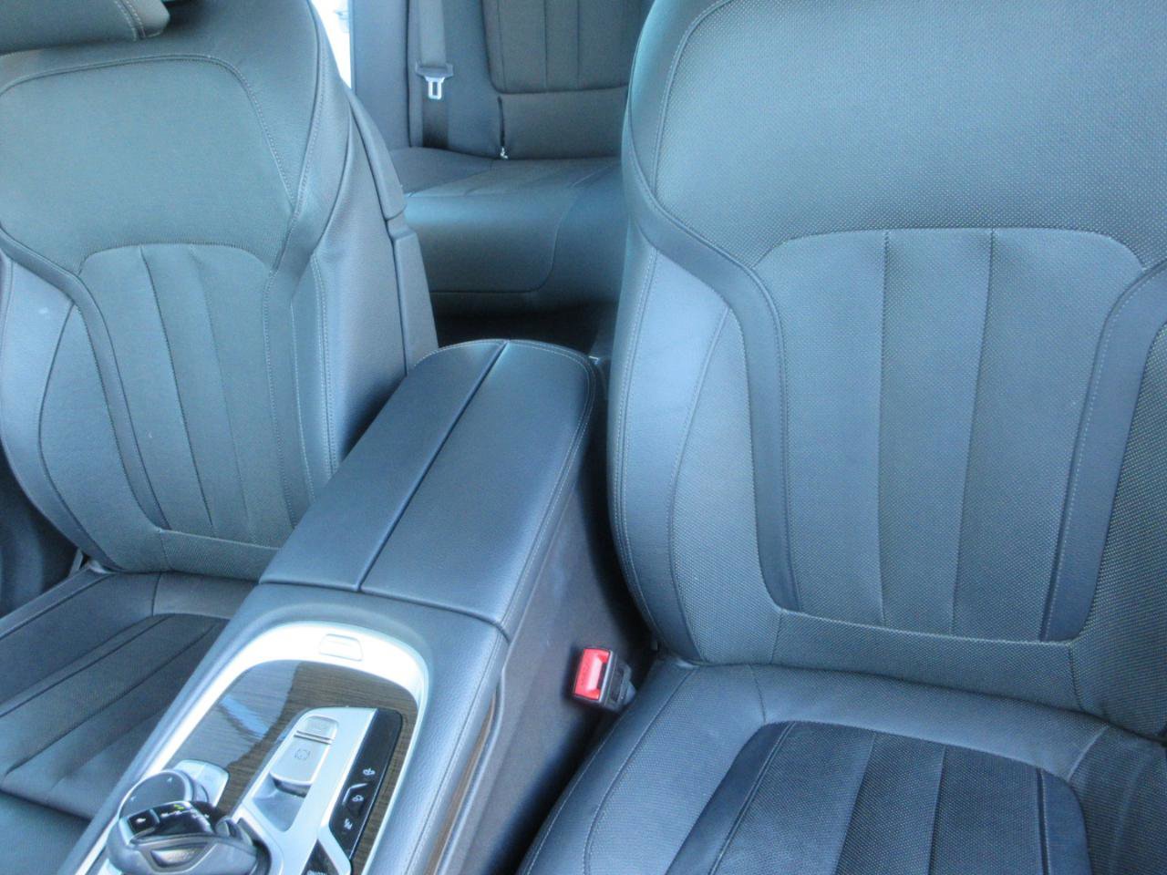 Used 2022 BMW 740i image 15