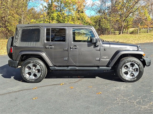 Used 2018 Jeep Wrangler Unlimited Sahara w/ Connectivity Group image 10
