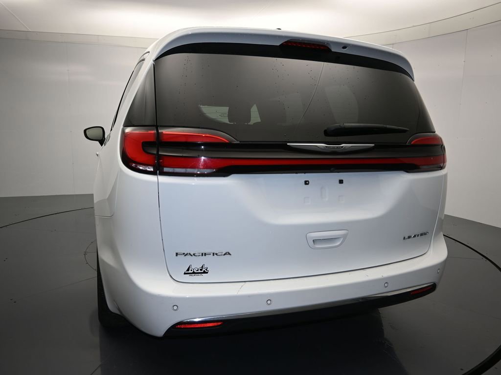 Used 2023 Chrysler Pacifica Limited image 25