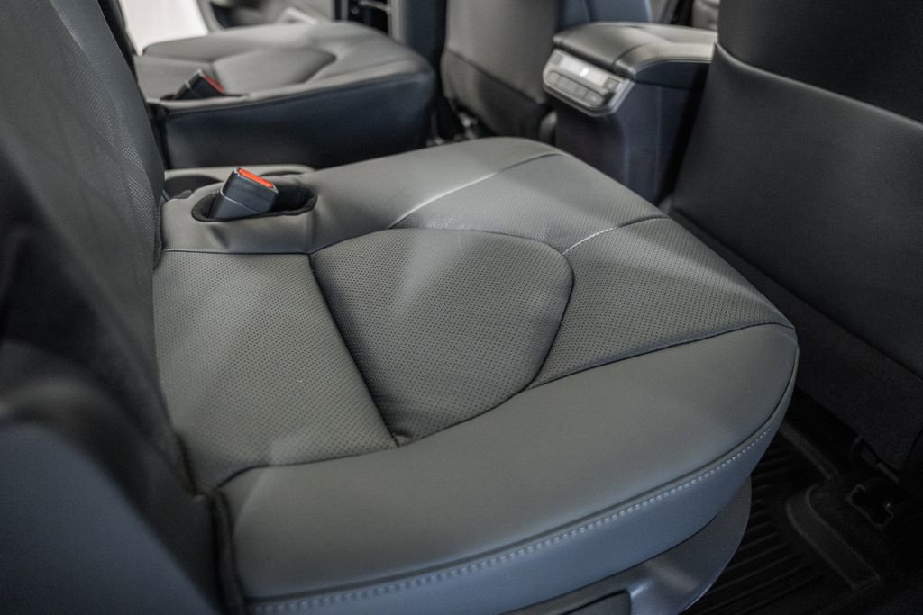 New 2026 Toyota Highlander Platinum image 35