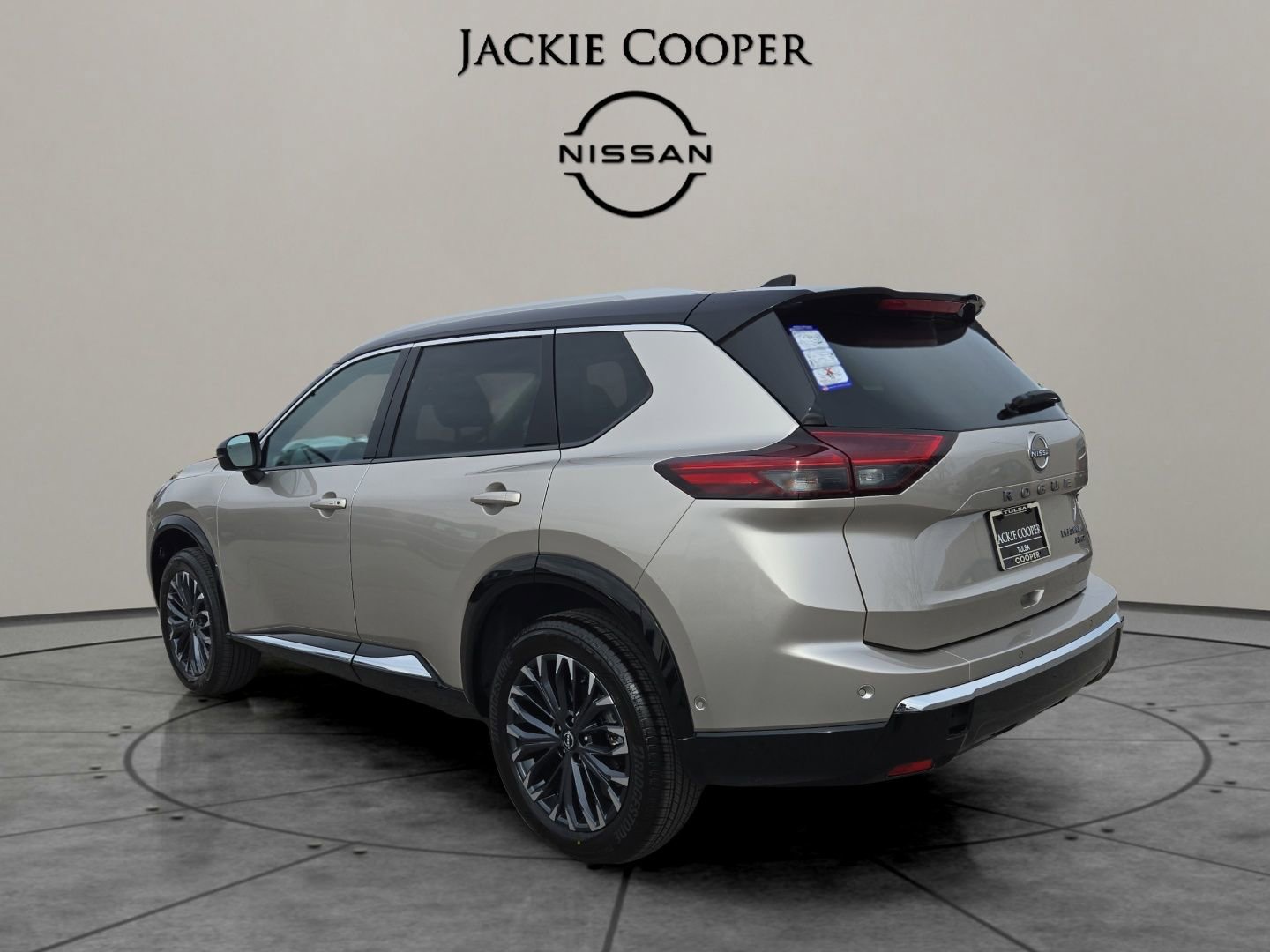 New 2026 Nissan Rogue Platinum w/ Platinum Premium Package image 3