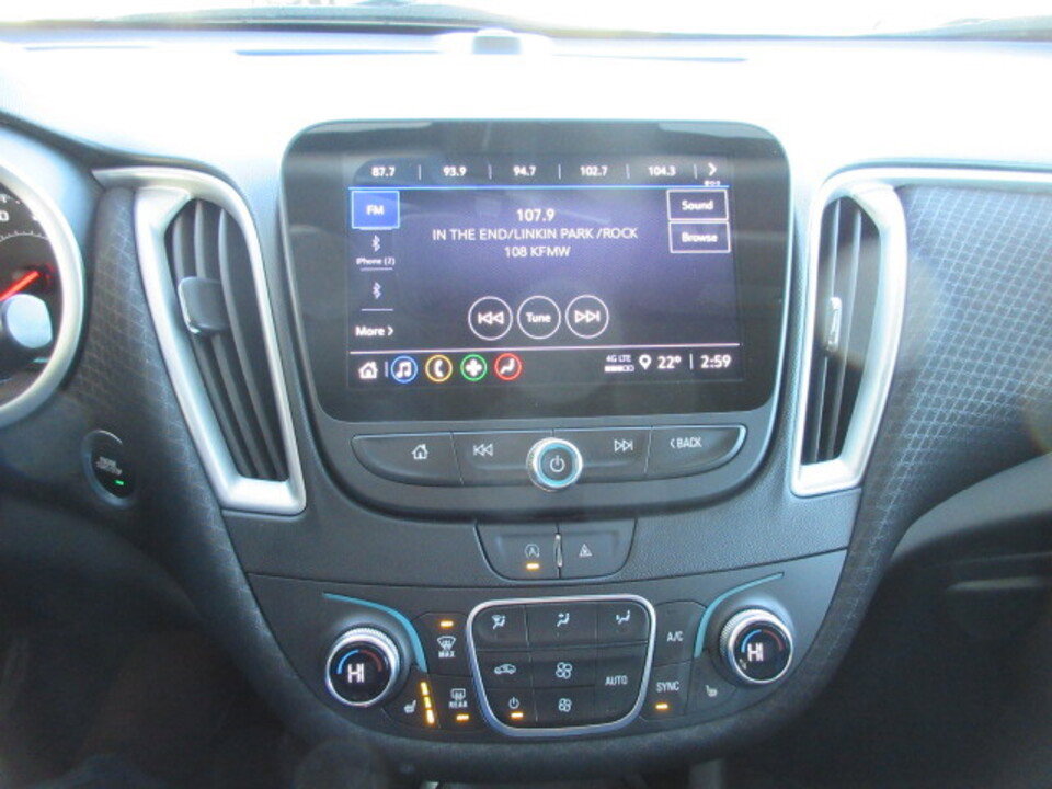 Used 2024 Chevrolet Malibu LT image 17
