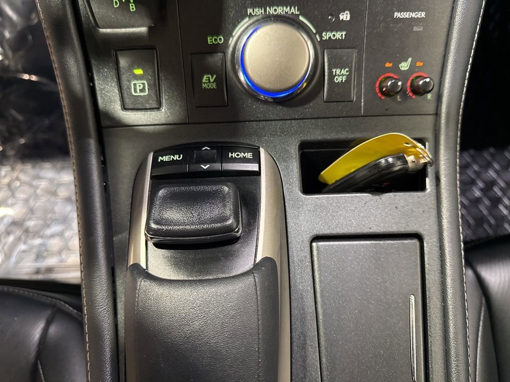Used 2017 Lexus CT 200h w/ Navigation System Package FWD image 23
