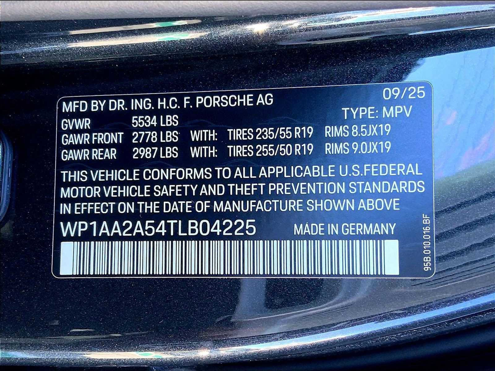 New 2026 Porsche Macan AWD/4WD image 23