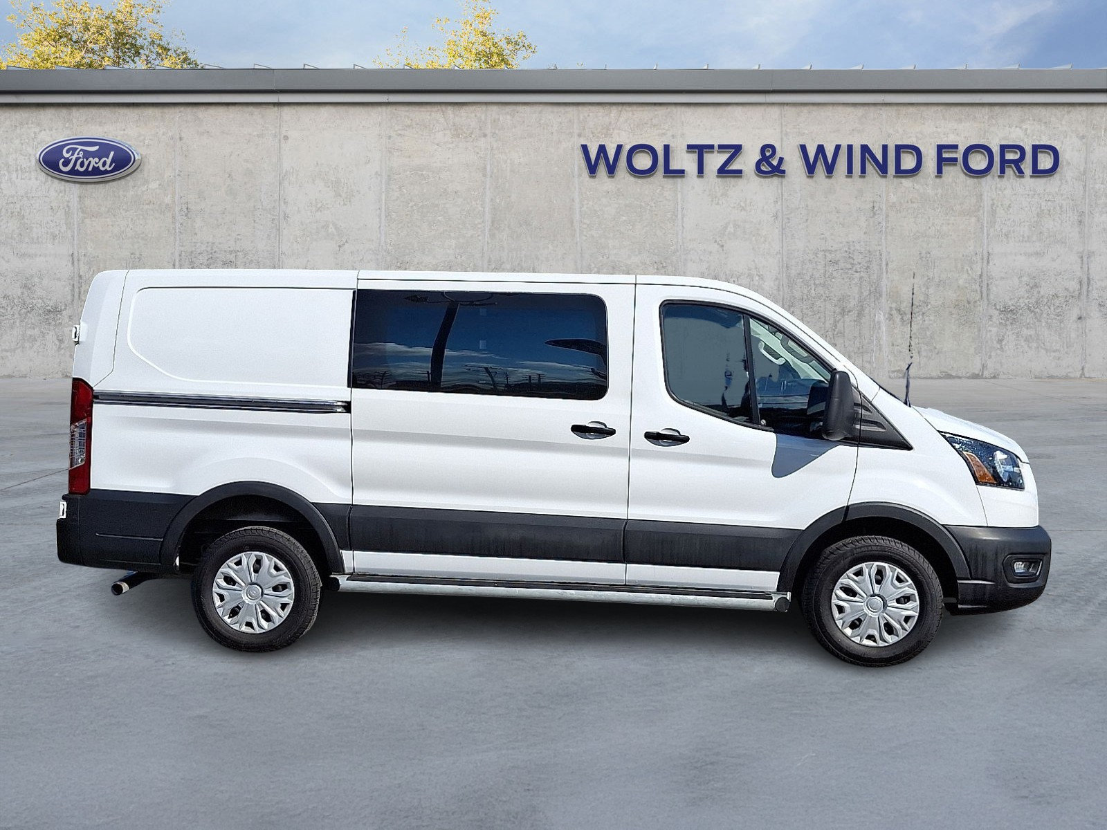 Used 2025 Ford Transit 250 Low Roof w/ Exterior Upgrade Package RWD image 7