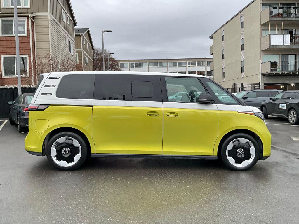 New 2025 Volkswagen ID. Buzz Pro S Plus image 9