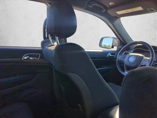 Used 2019 Jeep Grand Cherokee Laredo image 21