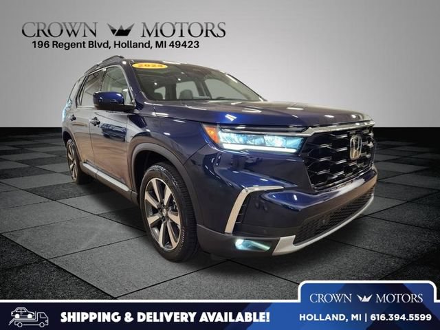 Used 2024 Honda Pilot Touring image 1