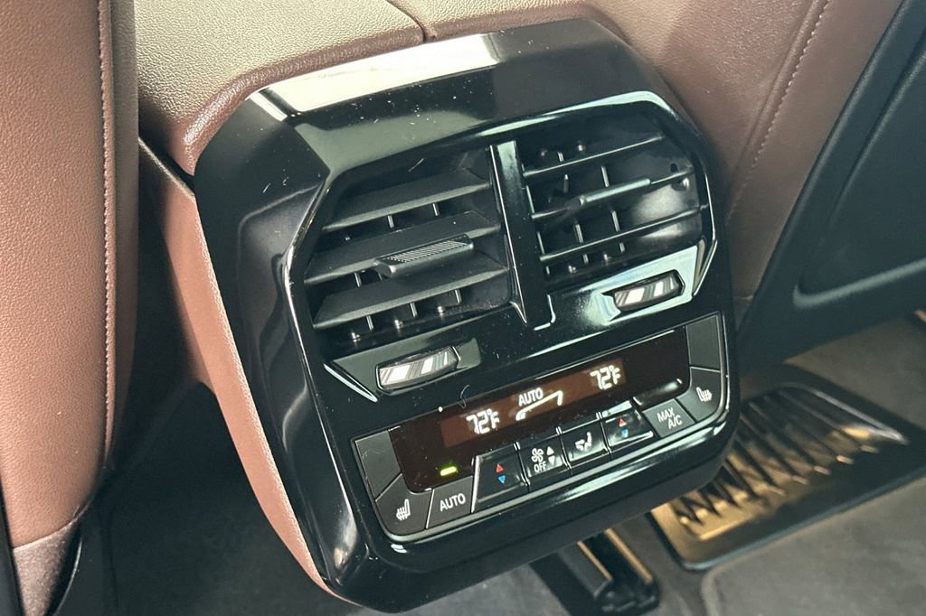 Used 2023 BMW iX xDrive50 w/ Premium Package image 13