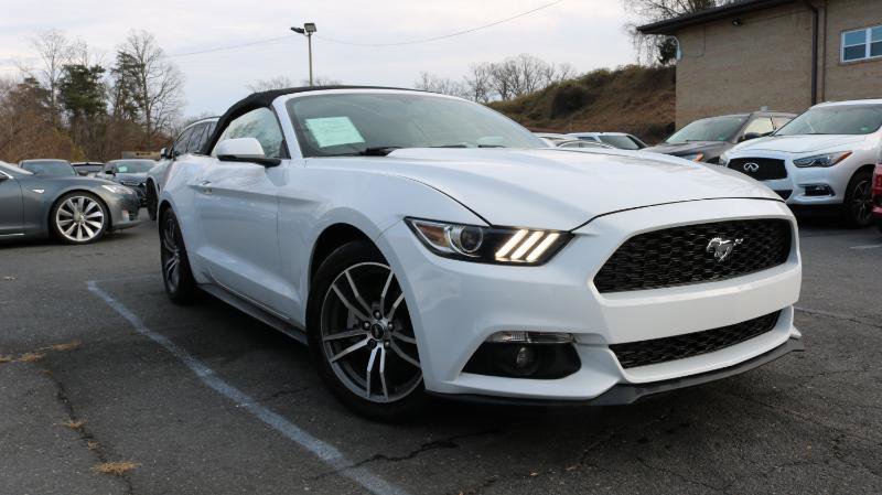 Used 2016 Ford Mustang Premium image 4