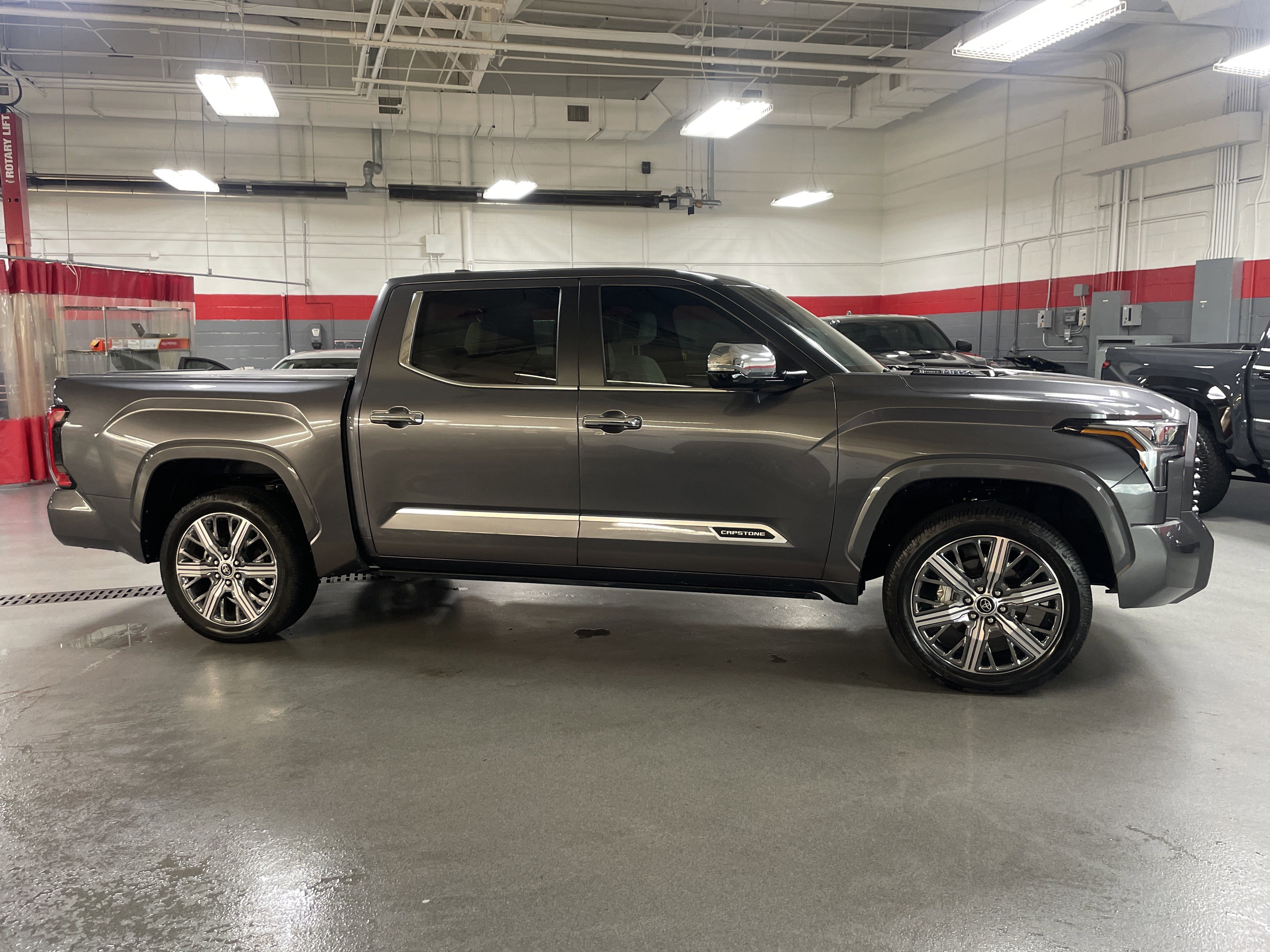 Used 2024 Toyota Tundra Capstone AWD/4WD image 11