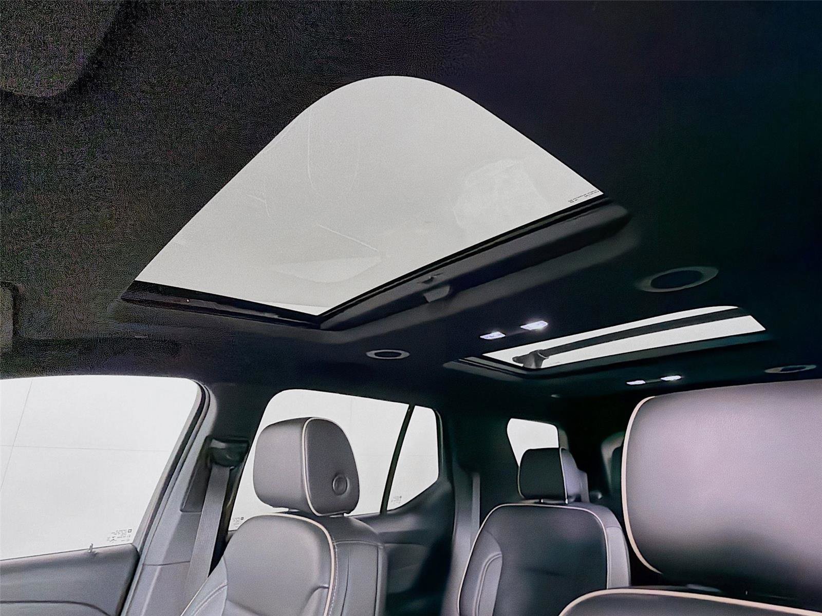Used 2023 Chevrolet Traverse Premier w/ LPO, Floor Liner Package AWD/4WD image 5