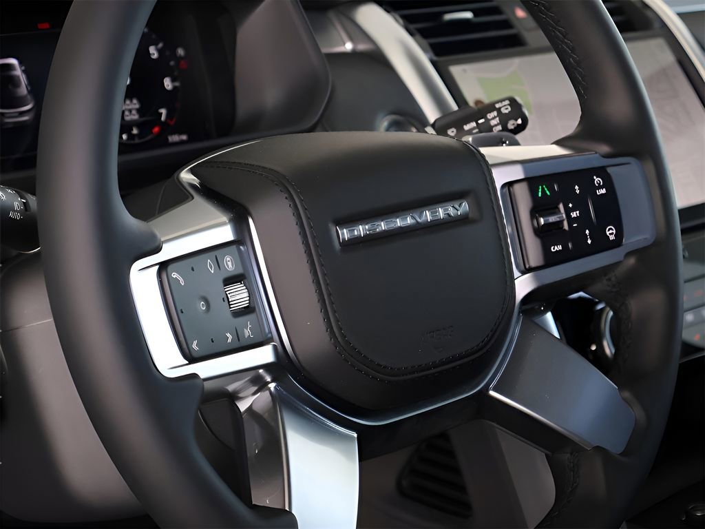 New 2025 Land Rover Discovery Dynamic SE image 21