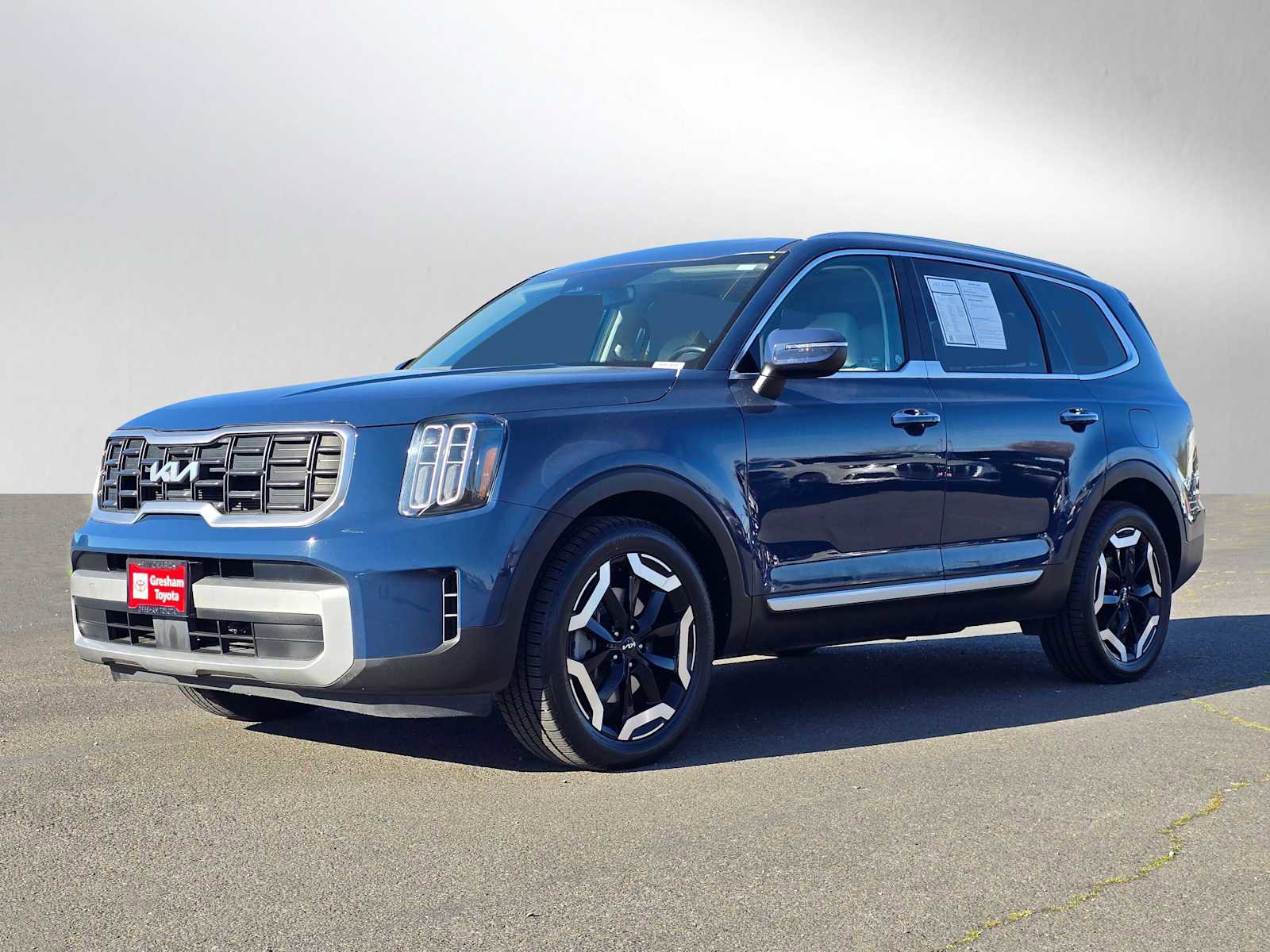 Used 2023 Kia Telluride S w/ S Sunroof Package image 9