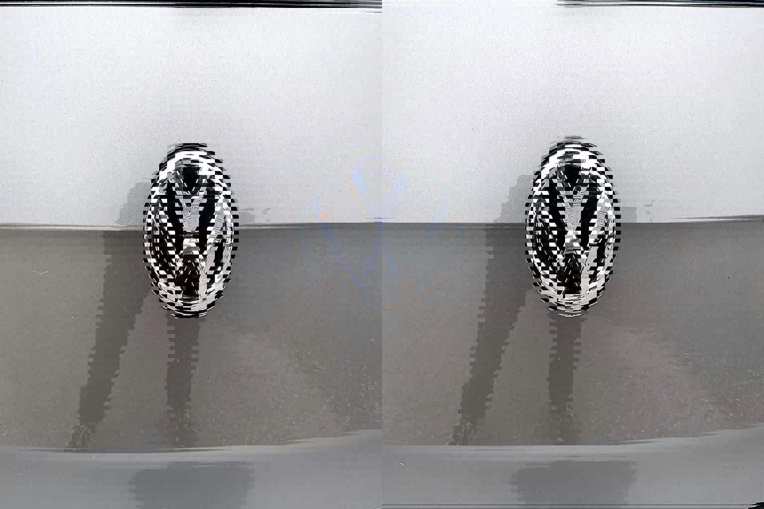 Used 2017 Volkswagen Golf R 4-Door image 30