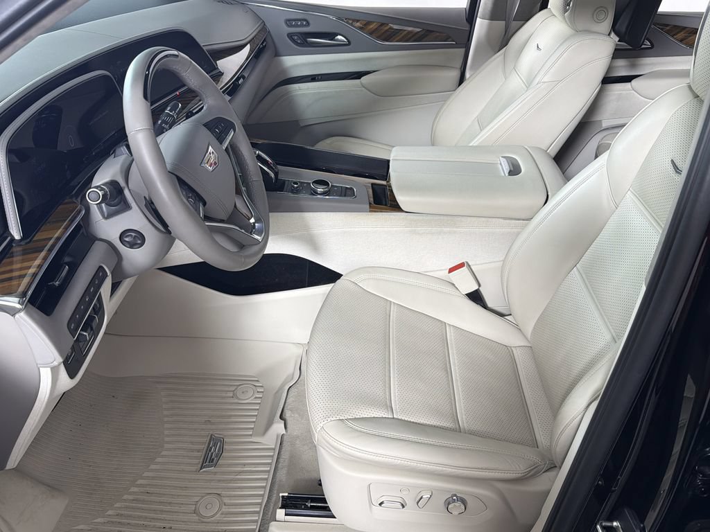 Used 2024 Cadillac Escalade Sport Platinum AWD/4WD image 37