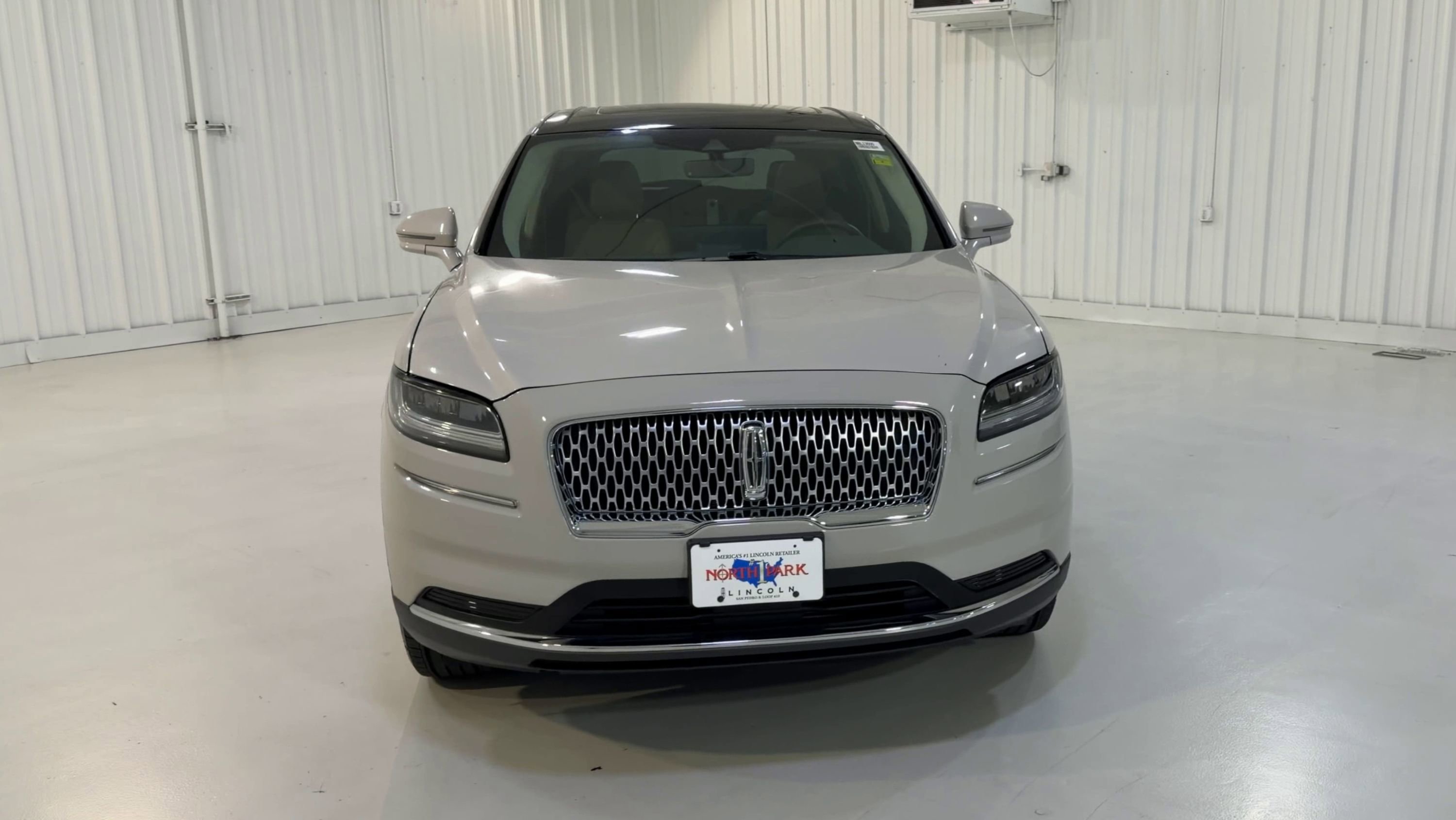Used 2022 Lincoln Nautilus Reserve FWD image 4