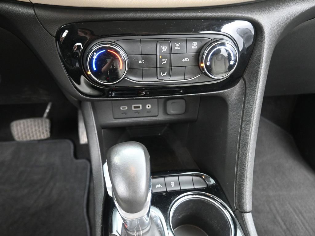 Used 2021 Buick Encore GX Preferred image 13