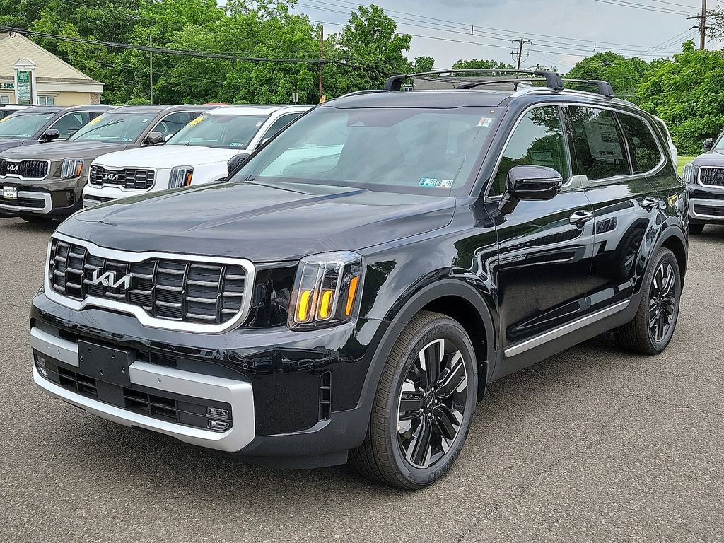 Used 2024 Kia Telluride SX w/ Towing Package image 2