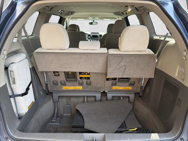 Used 2013 Toyota Sienna LE w/ Towing Pkg FWD image 26