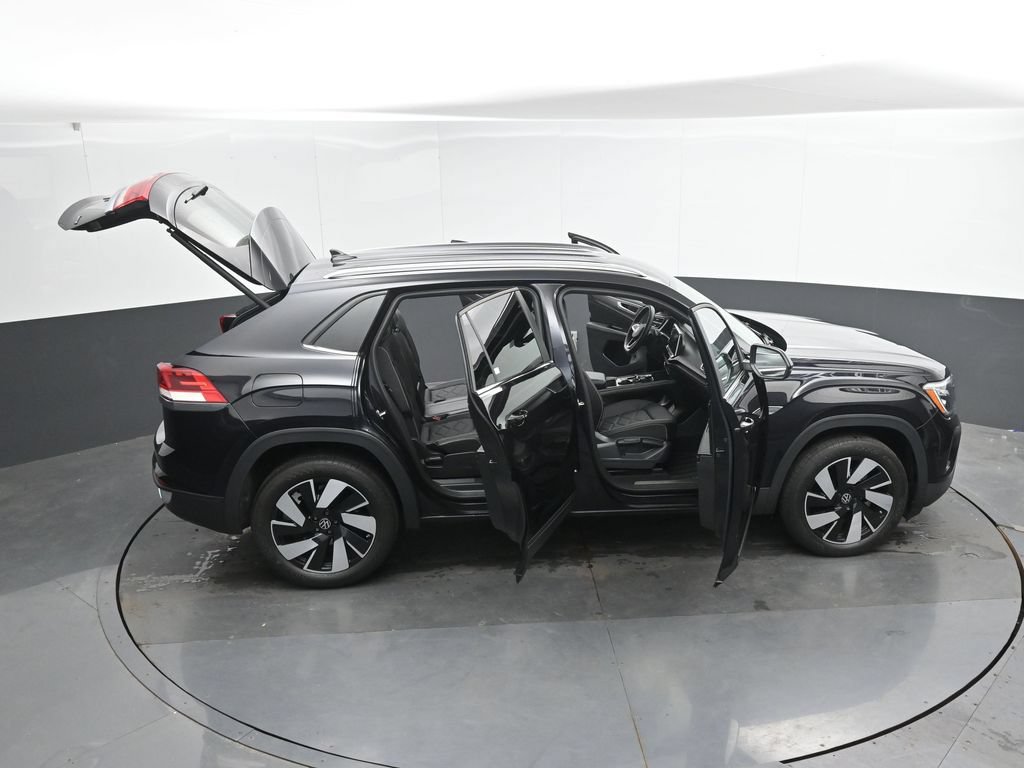 Used 2024 Volkswagen Atlas Cross Sport SE AWD/4WD image 49