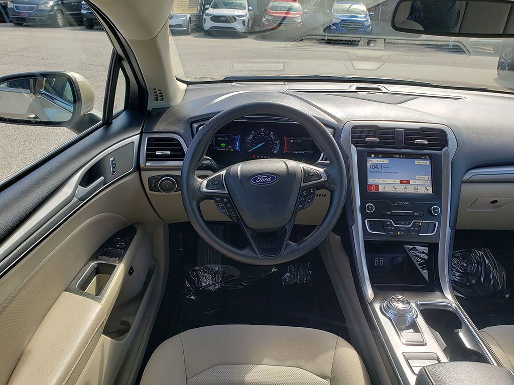 Certified 2019 Ford Fusion SE image 14