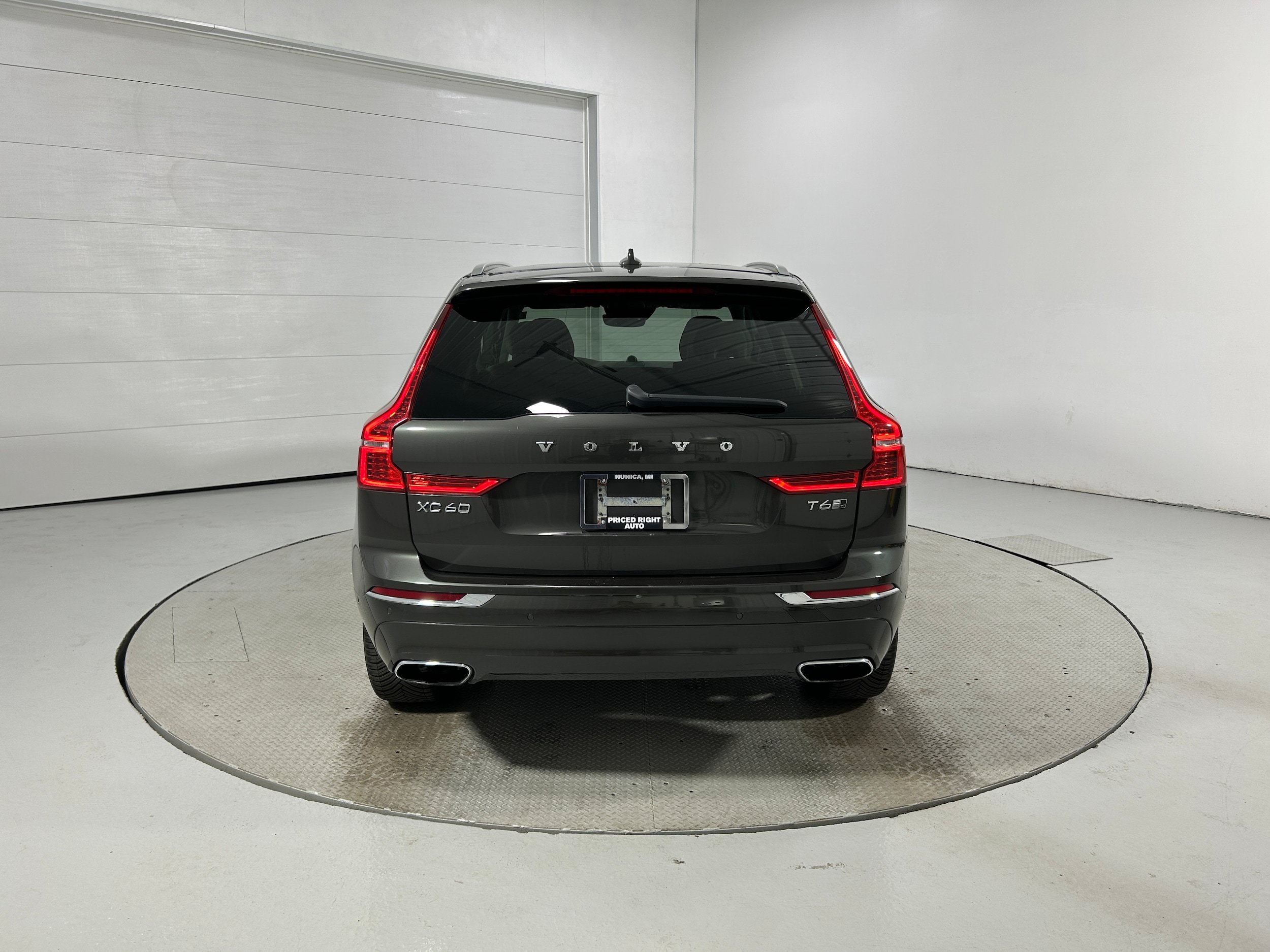 Used 2018 Volvo XC60 T6 Inscription w/ Luxury Seat Package AWD/4WD image 33