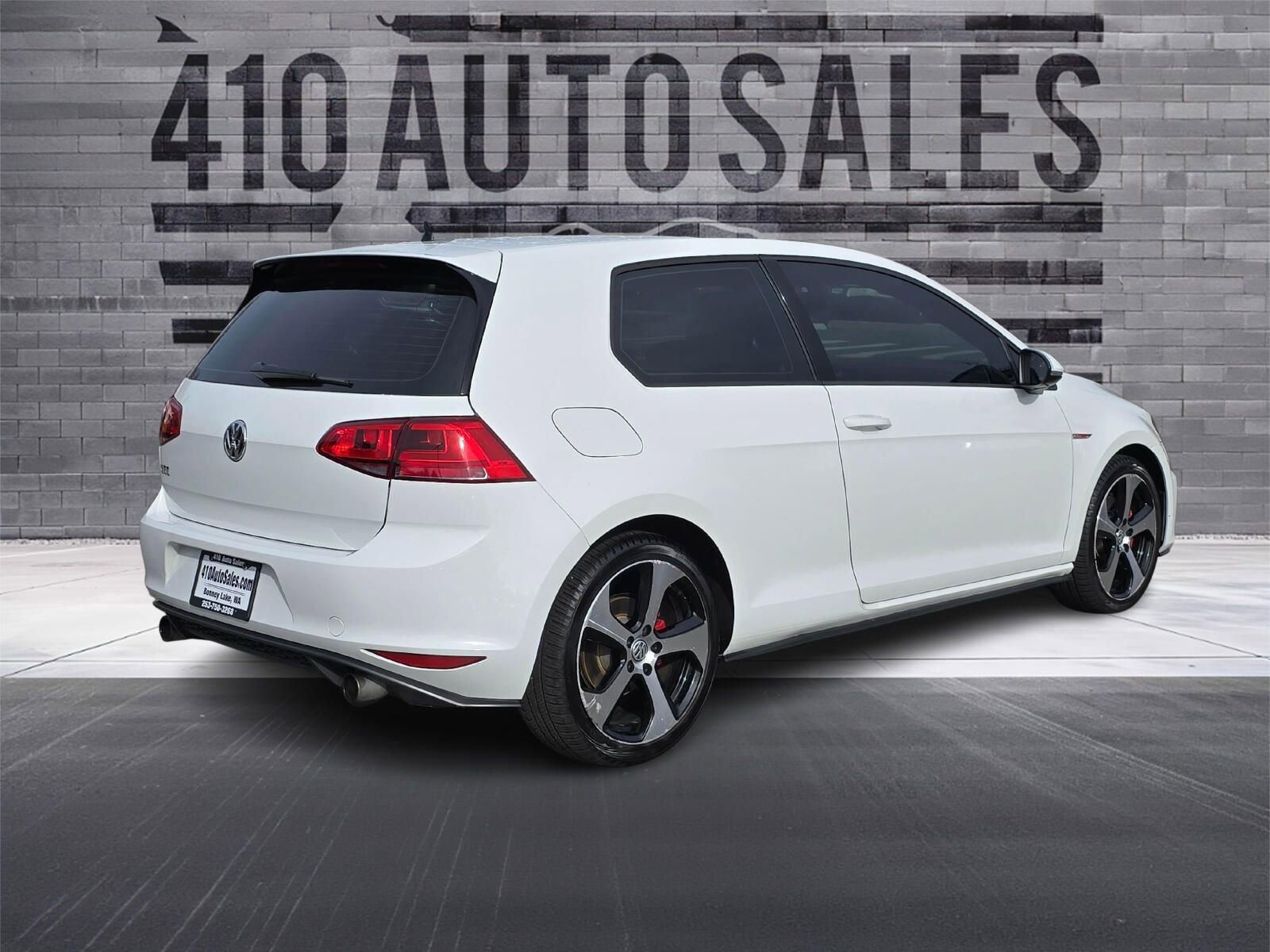 Used 2015 Volkswagen GTI SE FWD image 3