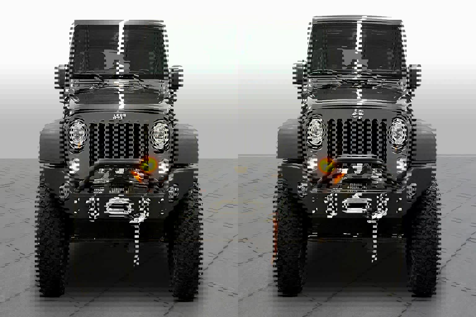 Used 2017 Jeep Wrangler Unlimited Rubicon w/ Connectivity Group image 4