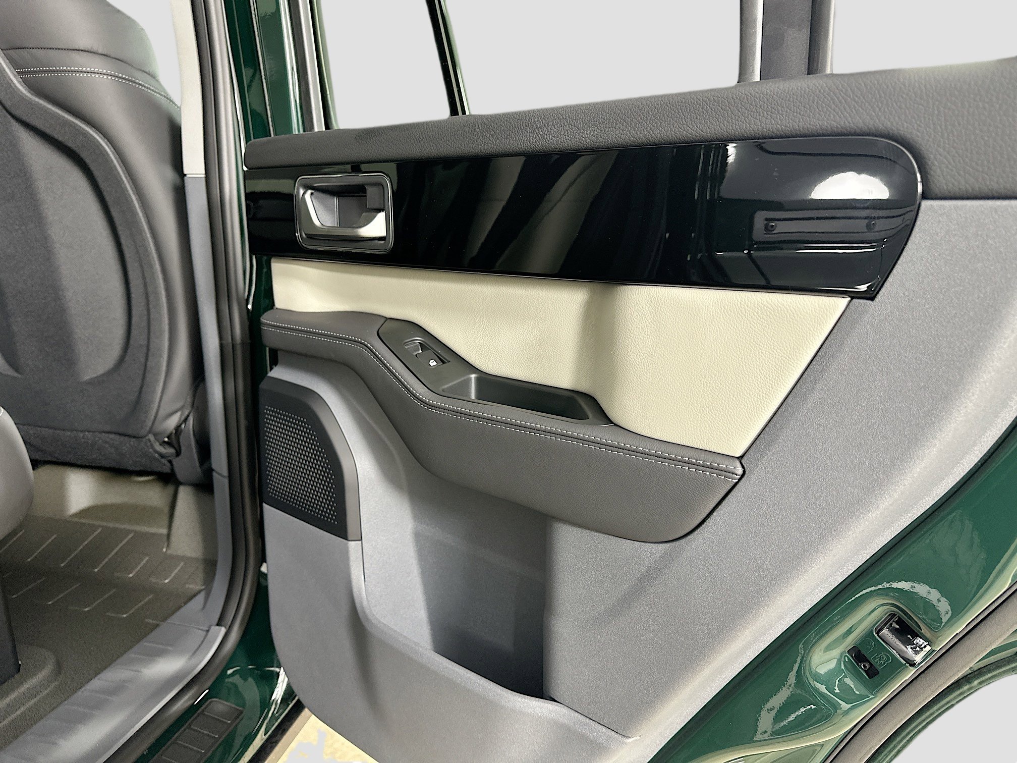 New 2025 INEOS Grenadier Fieldmaster Edition image 46