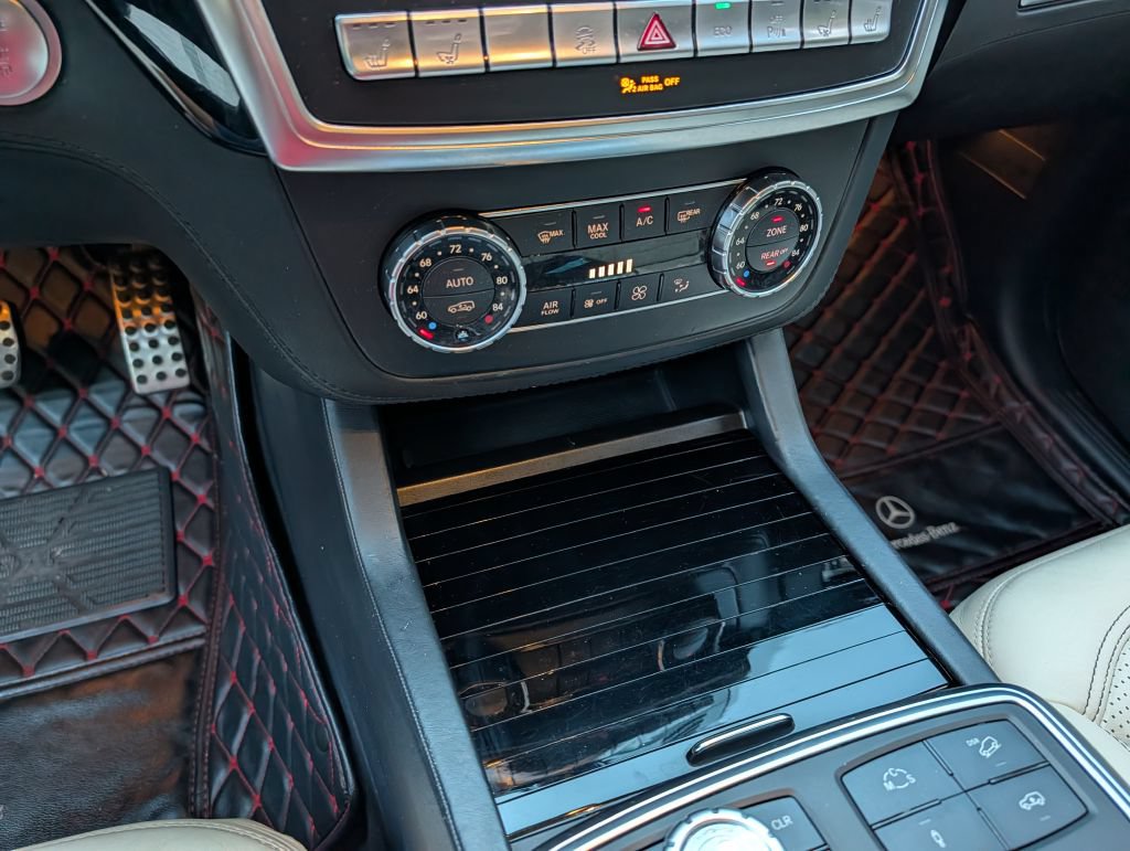 Used 2015 Mercedes-Benz GL 63 AMG 4MATIC image 22