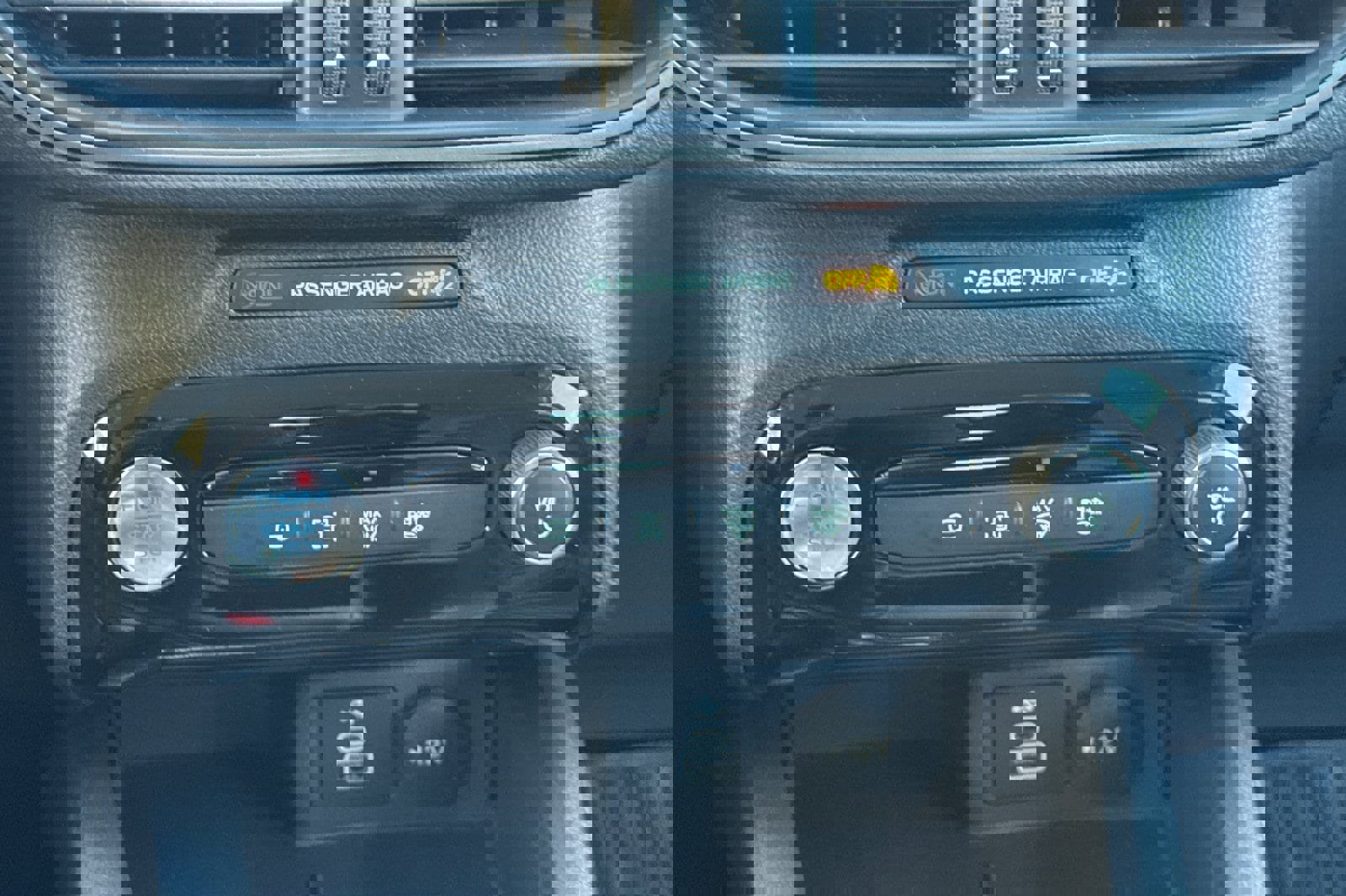 Certified 2025 Ford Escape SE image 22