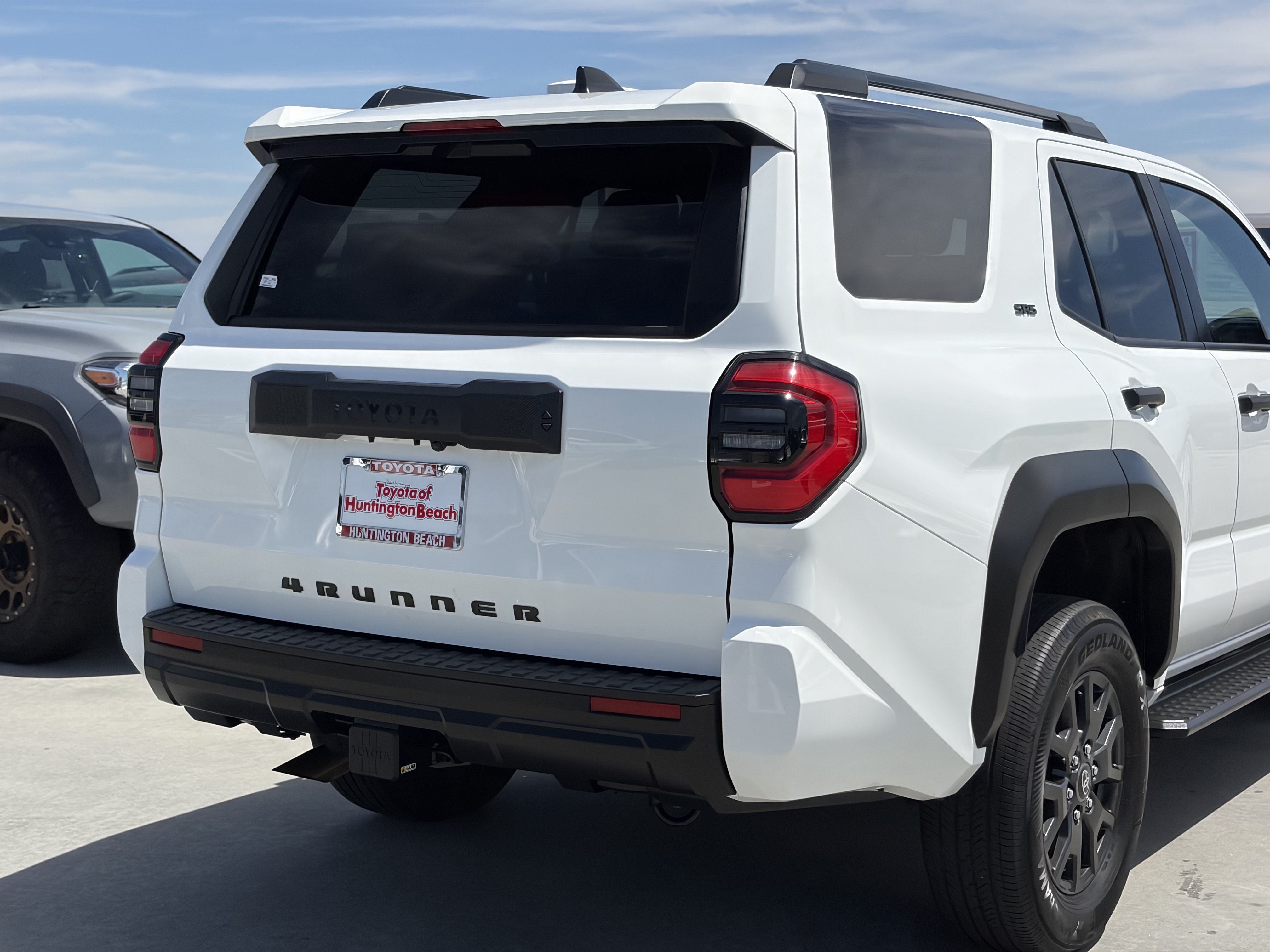 Certified 2025 Toyota 4Runner SR5 AWD/4WD image 4