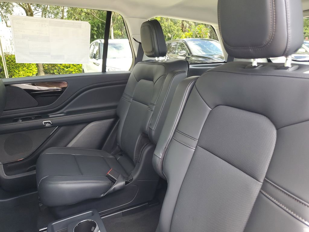 New 2025 Lincoln Aviator 2WD w/ Jet Appearance Package image 12