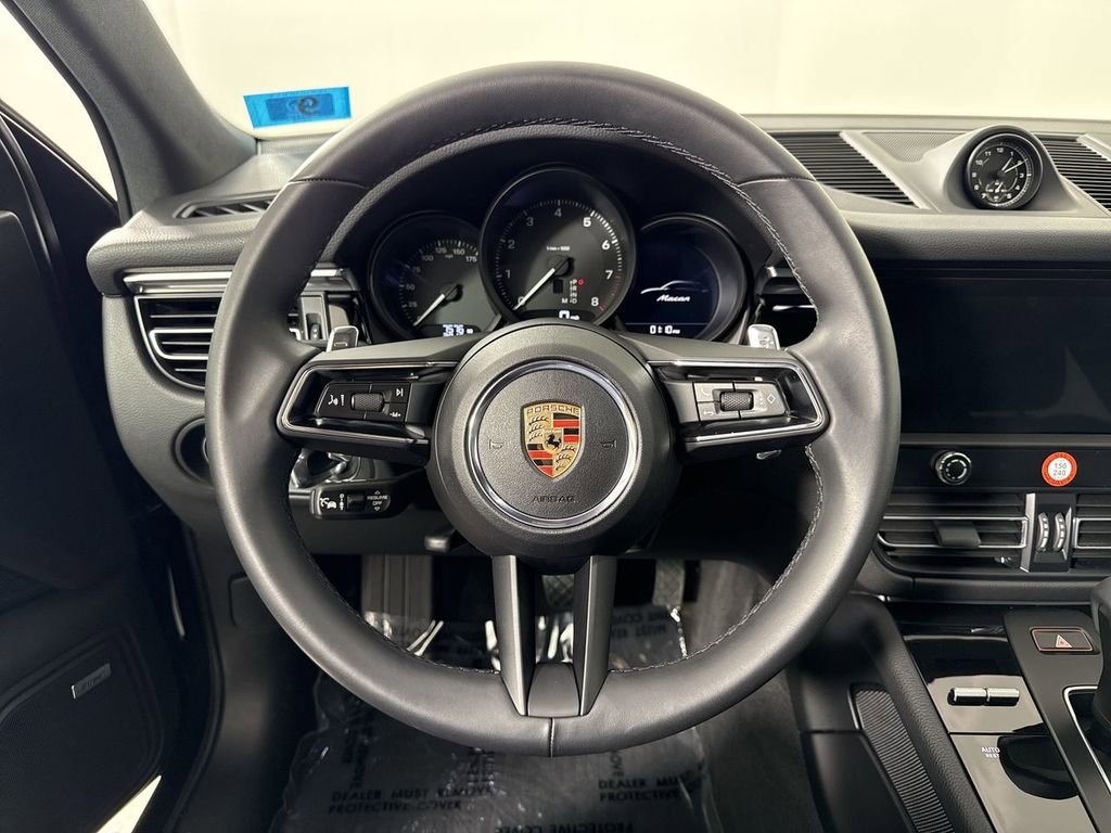 Certified 2025 Porsche Macan image 36