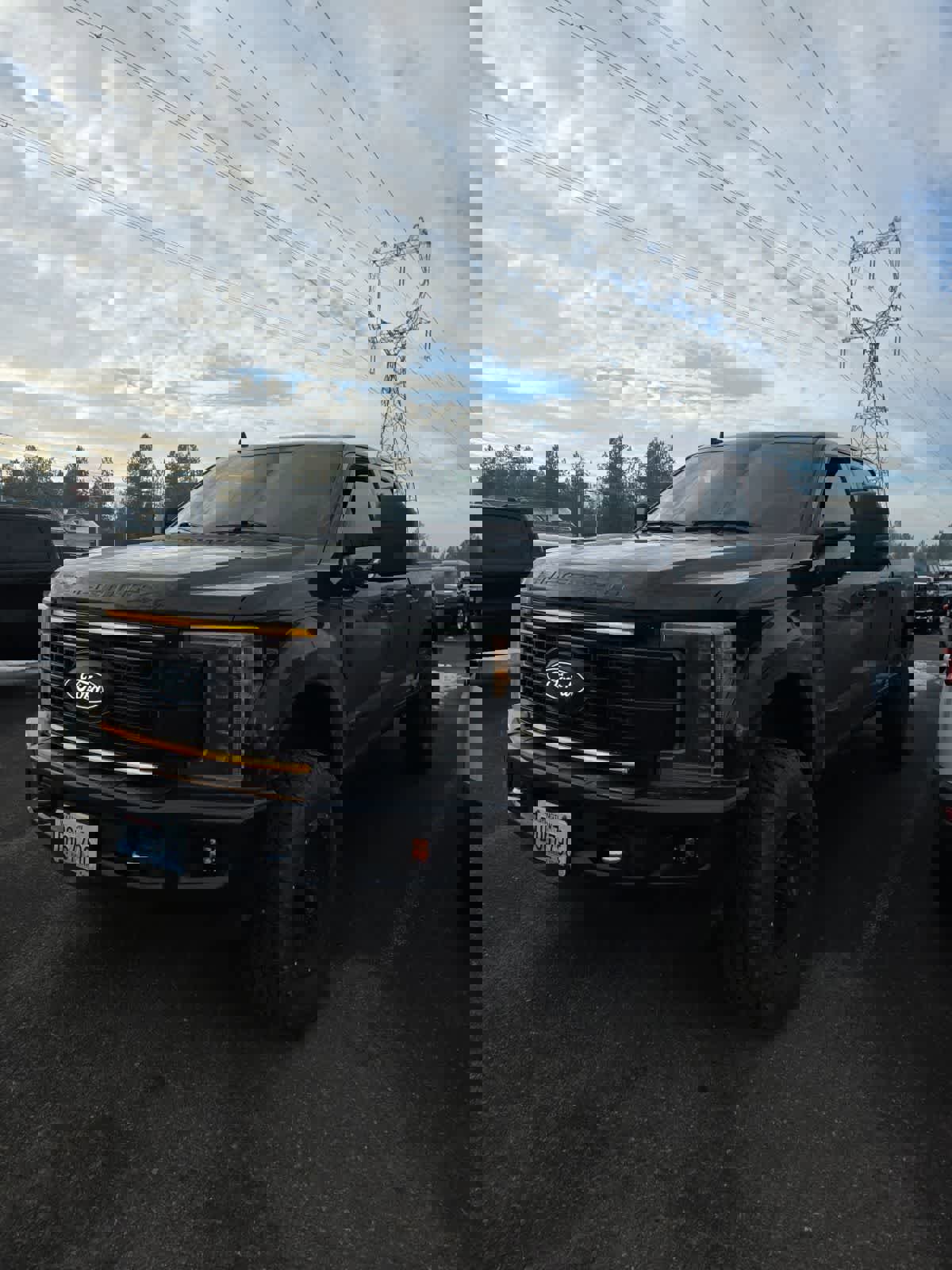 Used 2019 Ford F250 Platinum w/ Platinum Ultimate Package image 2