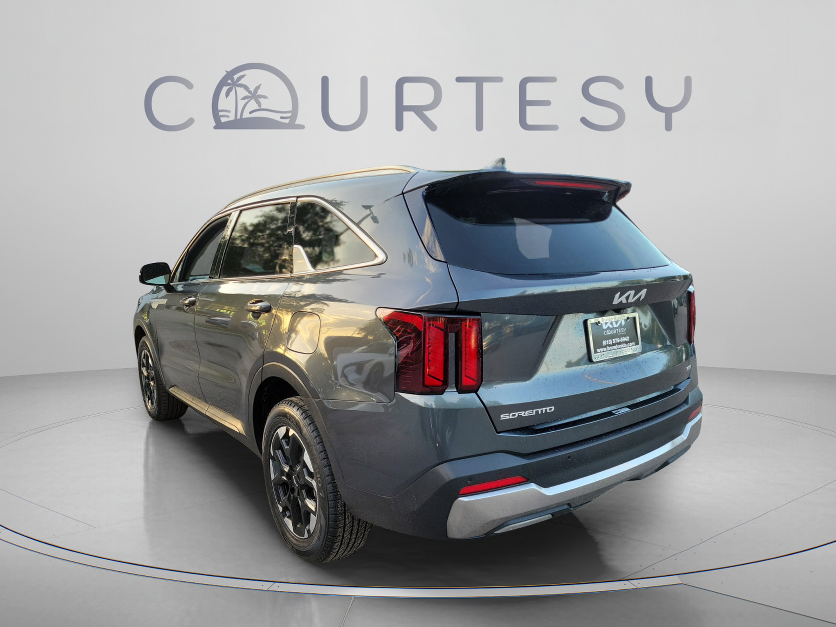 Certified 2024 Kia Sorento S AWD/4WD image 2
