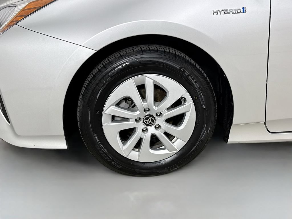 Certified 2016 Toyota Prius Two FWD image 32