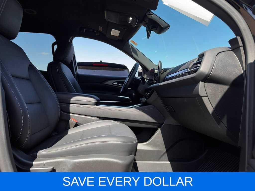 Used 2025 Chevrolet Traverse LT w/ Midnight/Sport Edition FWD image 16