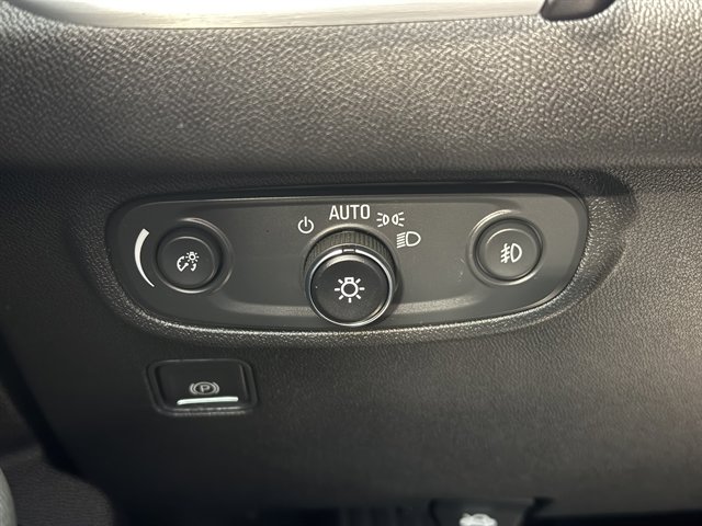 Used 2024 GMC Terrain SLT image 37