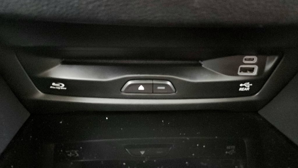 Used 2023 Chrysler Pacifica Limited w/ Uconnect Theater Family Group AWD/4WD image 36